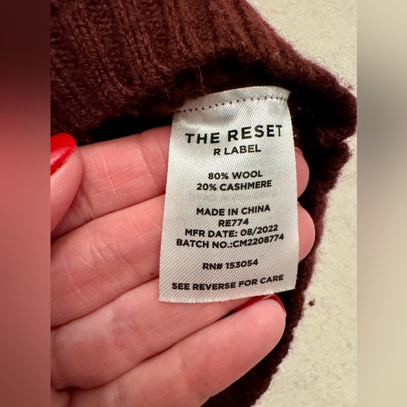 The Reset R Label Cashmere Blend Crew Neck Sweater, see measurements - Picture 6 of 10